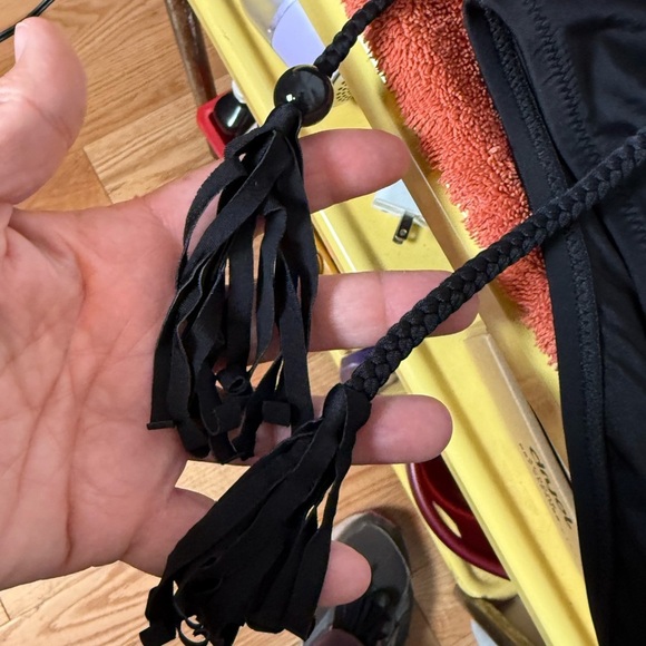 Victoria's Secret Women's Sz L Black Tassled Bikini Adjustable Tie Top - Picture 4 of 6